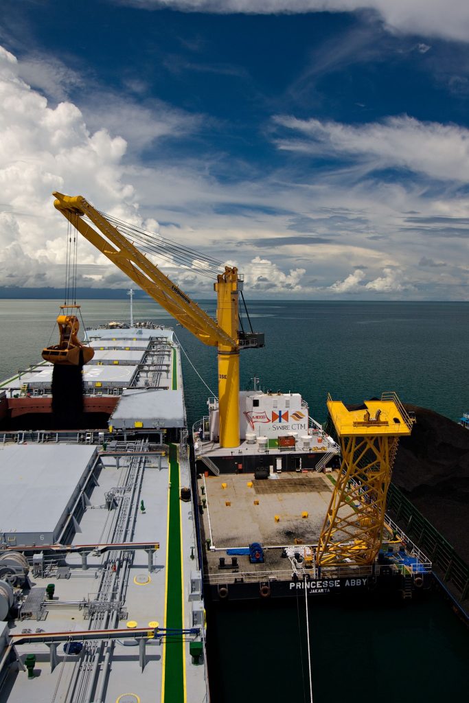 DESIGN OF OFFSHORE FLOATING CRANE TRANSHIPPER